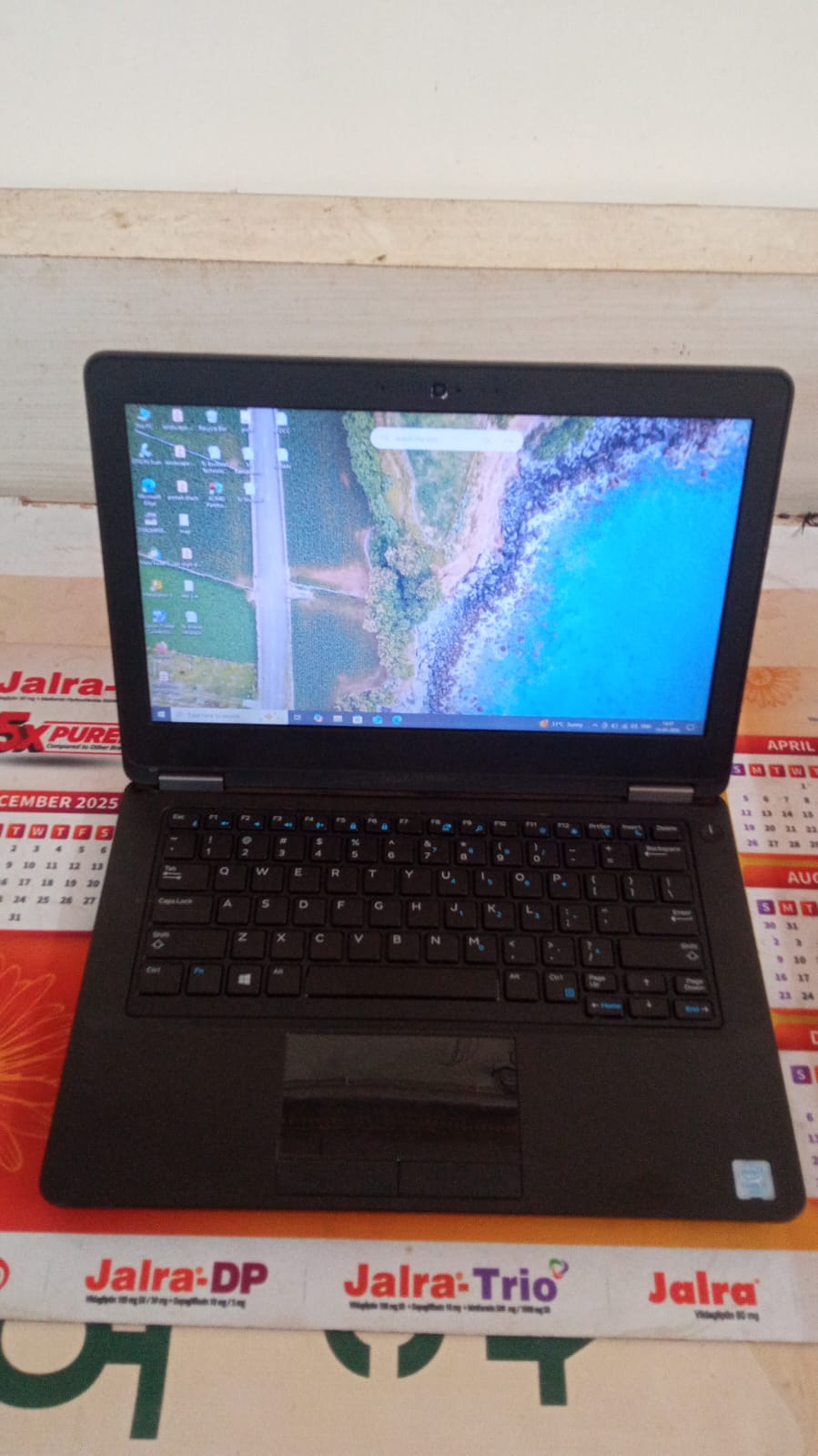 Dell Latitude i5 Laptop | 8GB RAM | 256GB SSD | Lightweight | Second Hand Laptop in Ratnagiri 2 Dell Latitude i5 Laptop | 8GB RAM | 256GB SSD | Lightweight | Second Hand Laptop in Ratnagiri